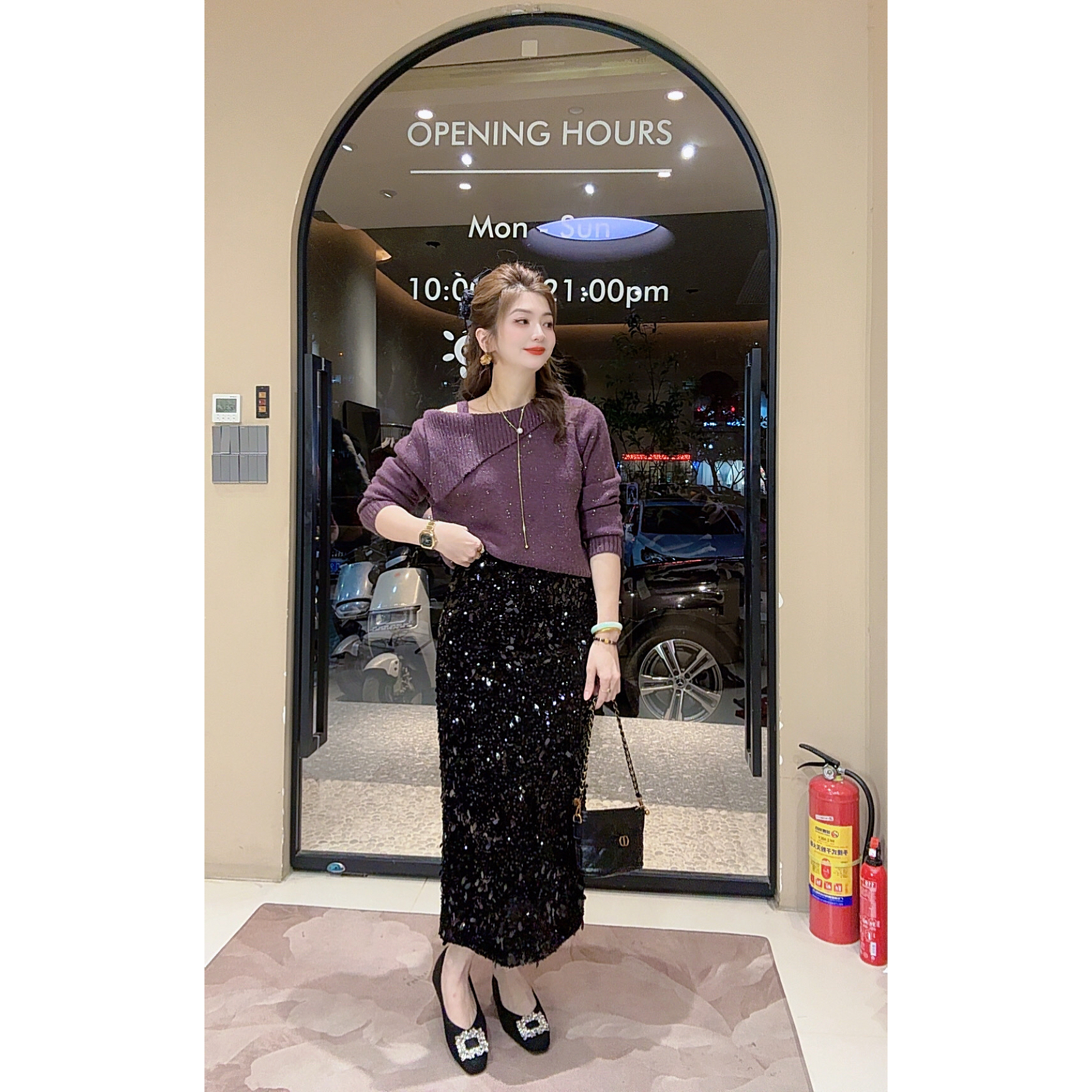 涵儿家 韩版甜美设计感露肩细闪毛衫 VS重工亮片松紧腰半裙8860