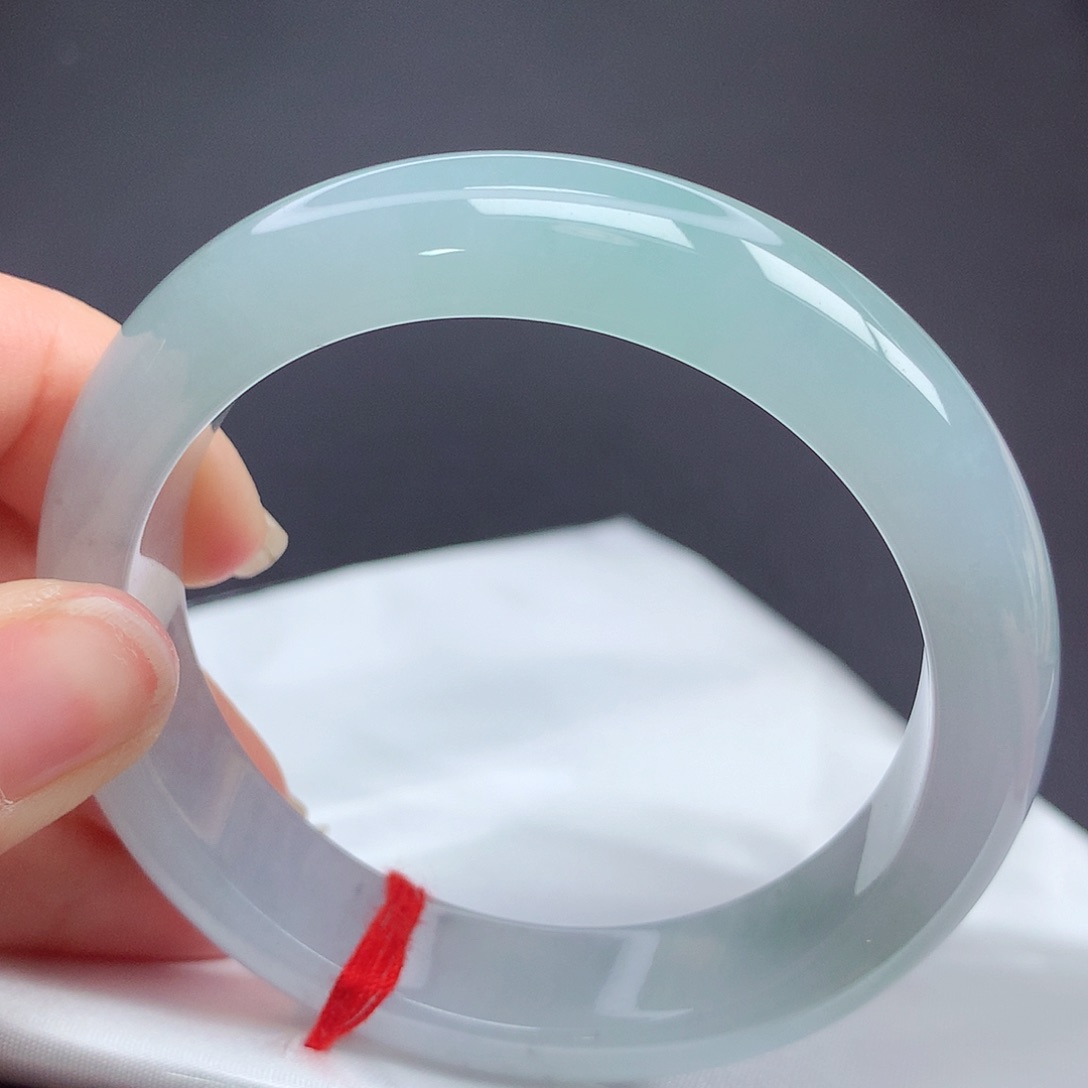 翡翠手镯未镶嵌55圈口