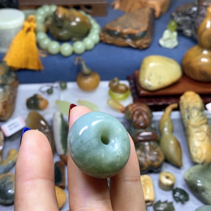 蛇纹石玉未镶嵌花玉福利