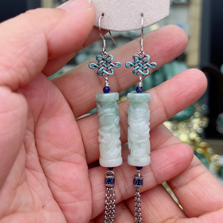 透闪石-蛇纹石玉耳坠未镶嵌?