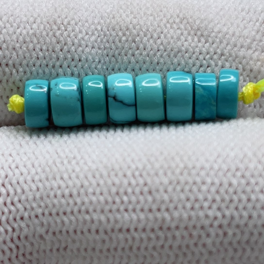 绿松石颈饰未镶嵌