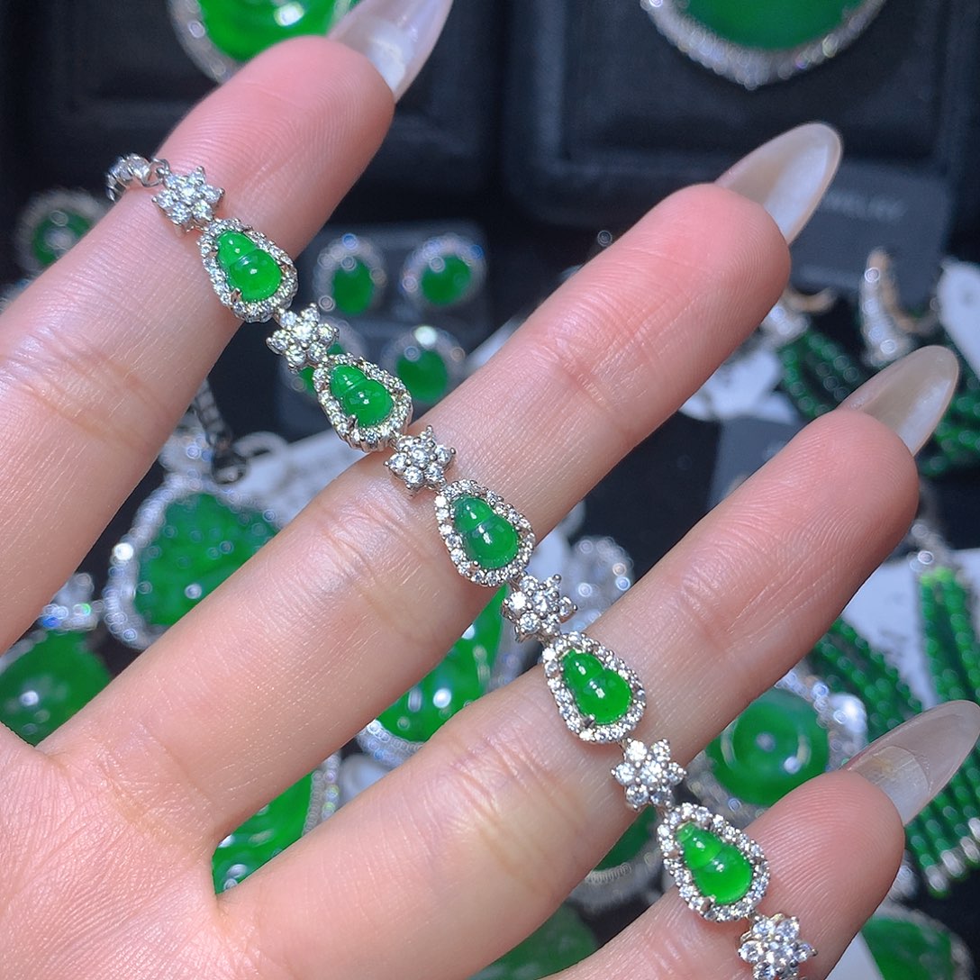 翡翠吊坠(不含链)银S925镶嵌翡翠