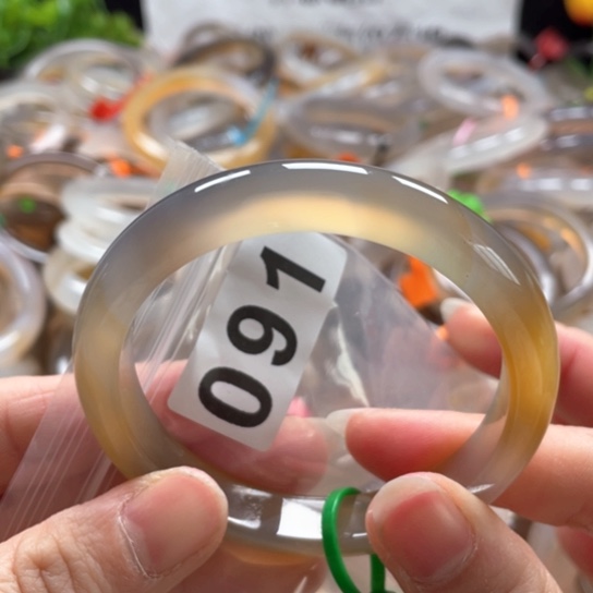 玛瑙/玉髓手镯未镶嵌