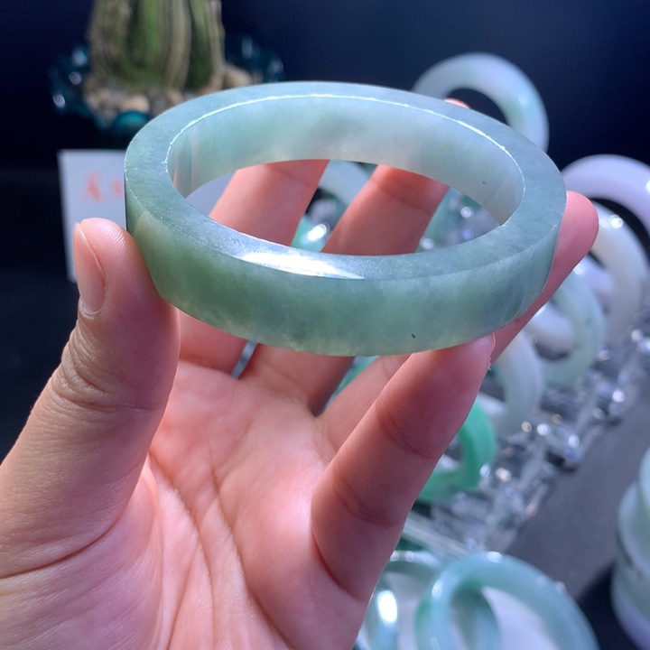 定制翡翠未镶嵌缅甸a货翡翠手镯
