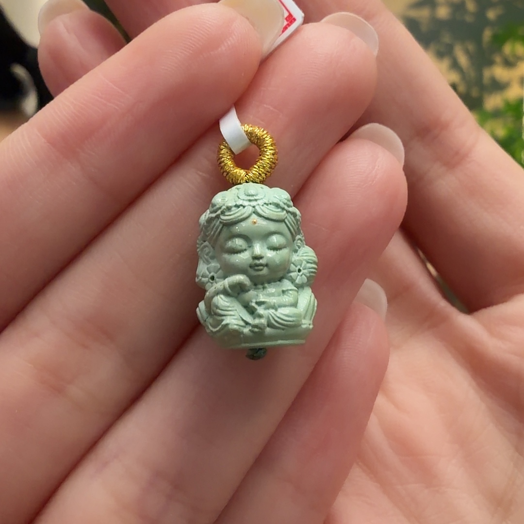 绿松石未镶嵌颈饰