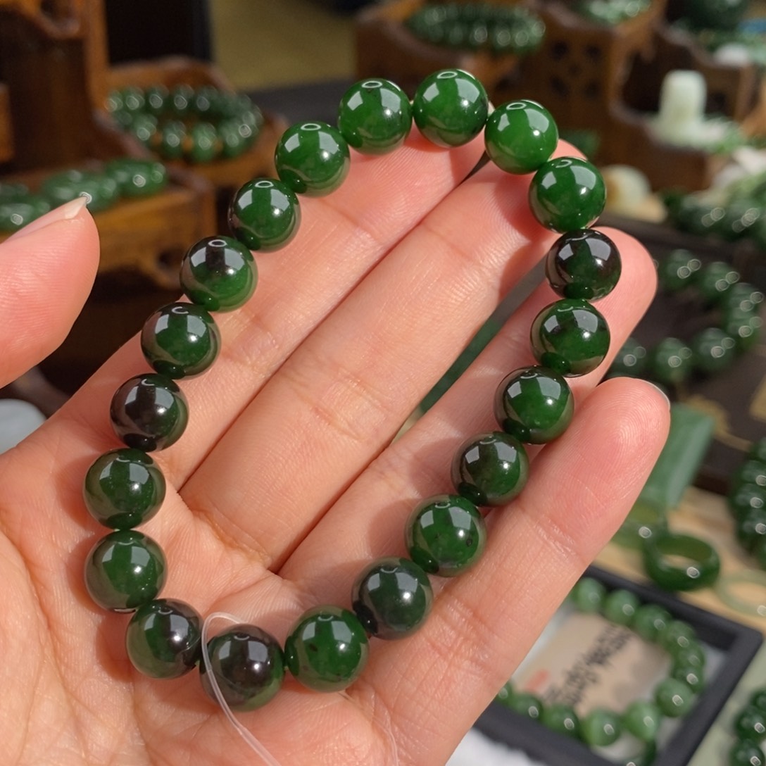 和田玉（碧玉）手链未镶嵌辣阳褐红皮