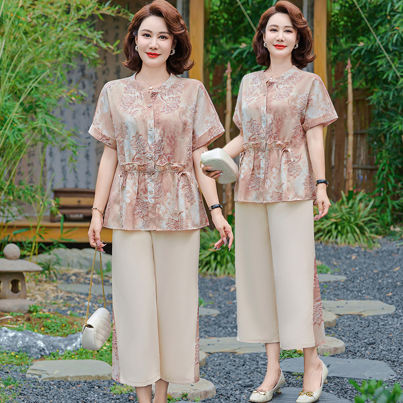 母亲节妈妈夏装短袖套装2025新款洋气开衫上衣中老年女装时尚小衫