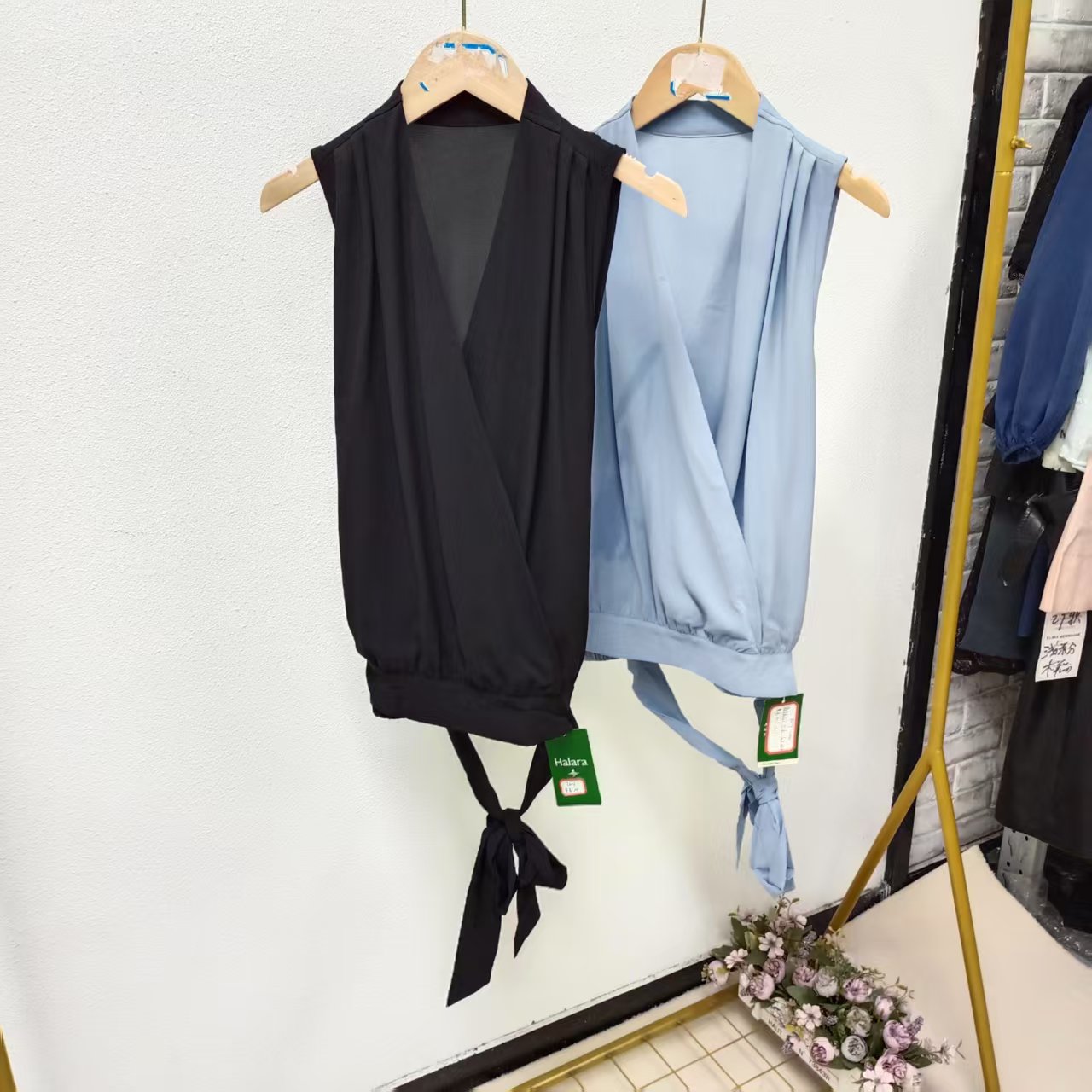 唯琳剪标   8仓B6-19-2400款   无袖大V领上衣