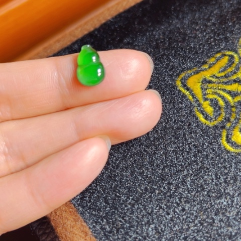 定制翡翠未镶嵌天然翡翠葫芦