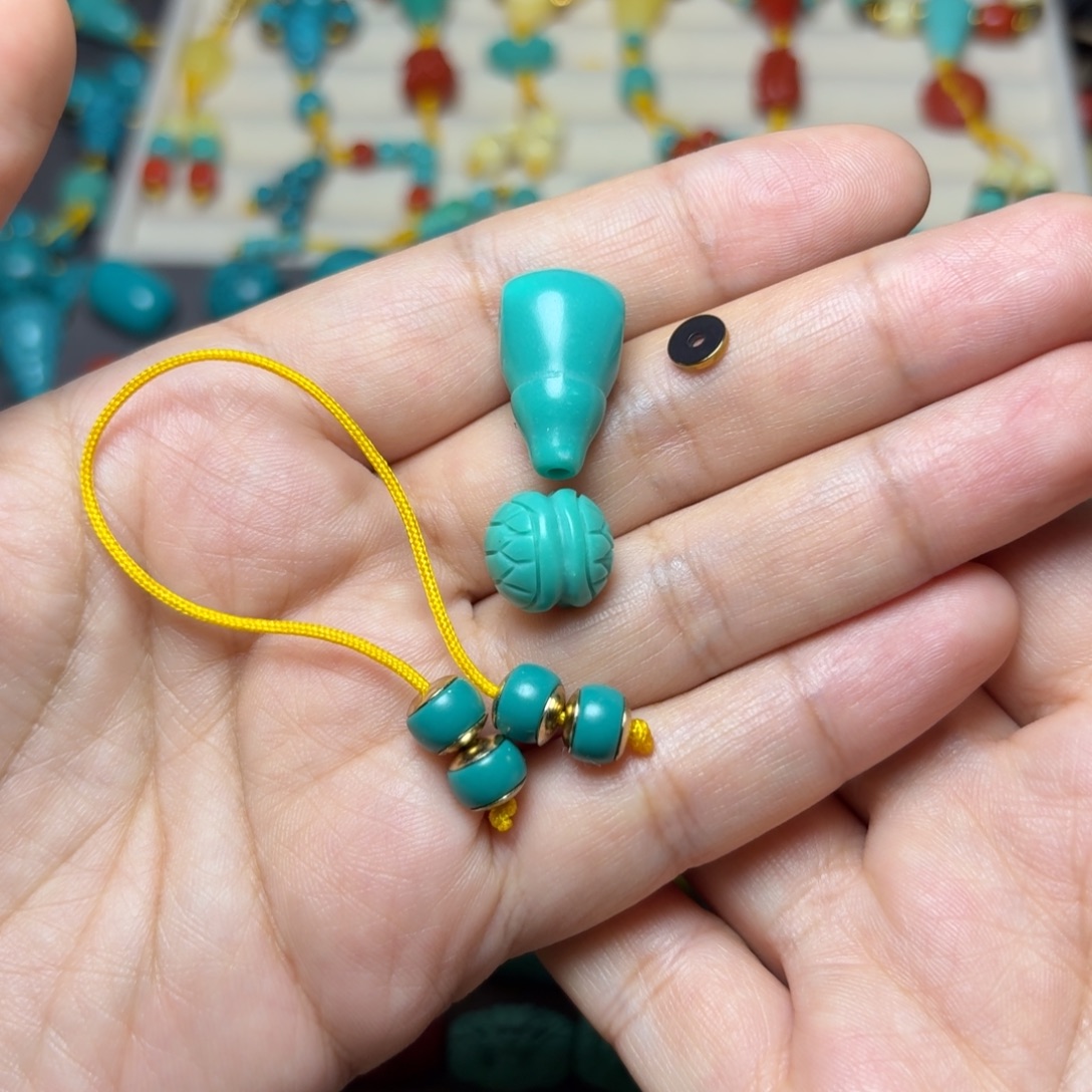 非金属三通12.黄隔片卡20个.弟子，富甲