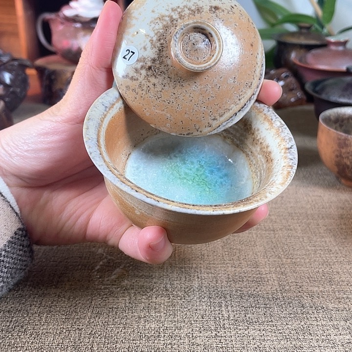 瓷片福利。  中白泥盖碗。  27号