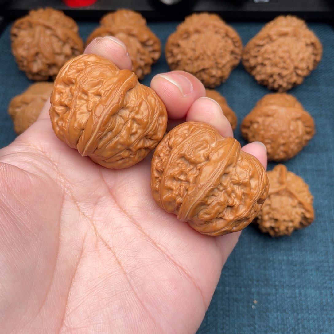 文玩核桃把件全品红皮元宝41