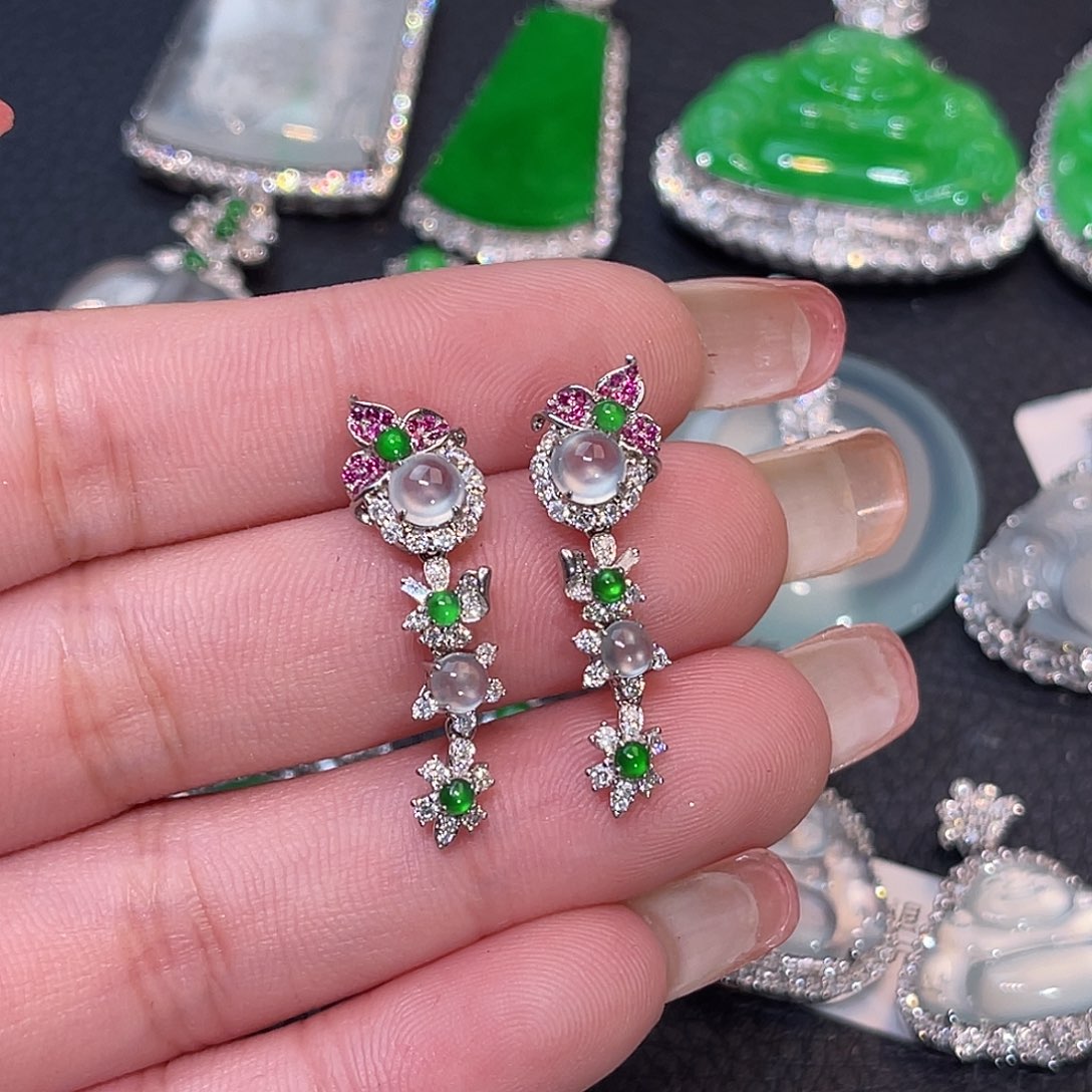 翡翠18K金镶嵌耳饰酷****?蛋面