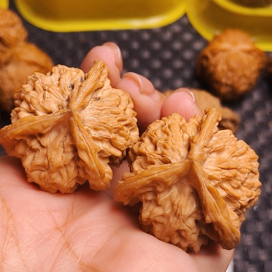 文玩核桃39尺盘山三棱