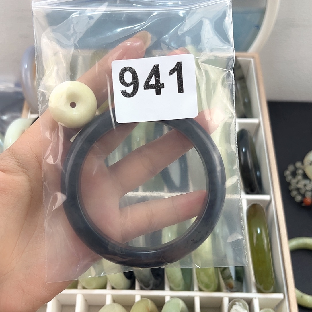 关****未镶嵌蛇纹石玉颈饰