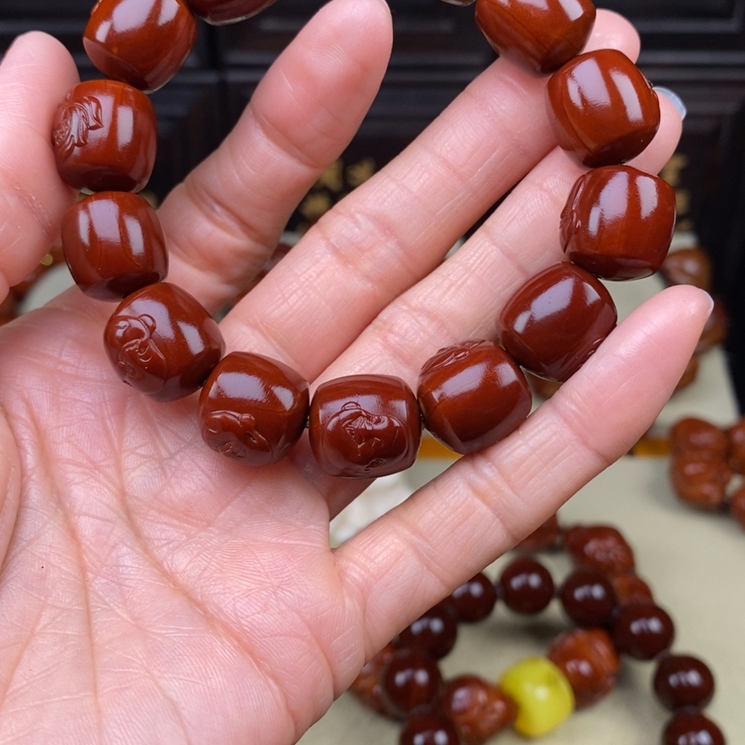 赵***程橄榄核吊坠老型米勒