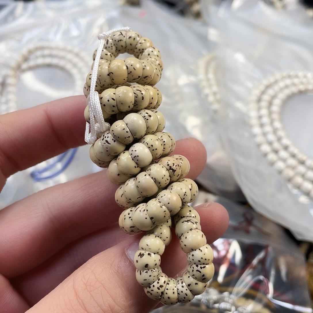 星月菩提吊坠氧化处理原生态石玉料大肠