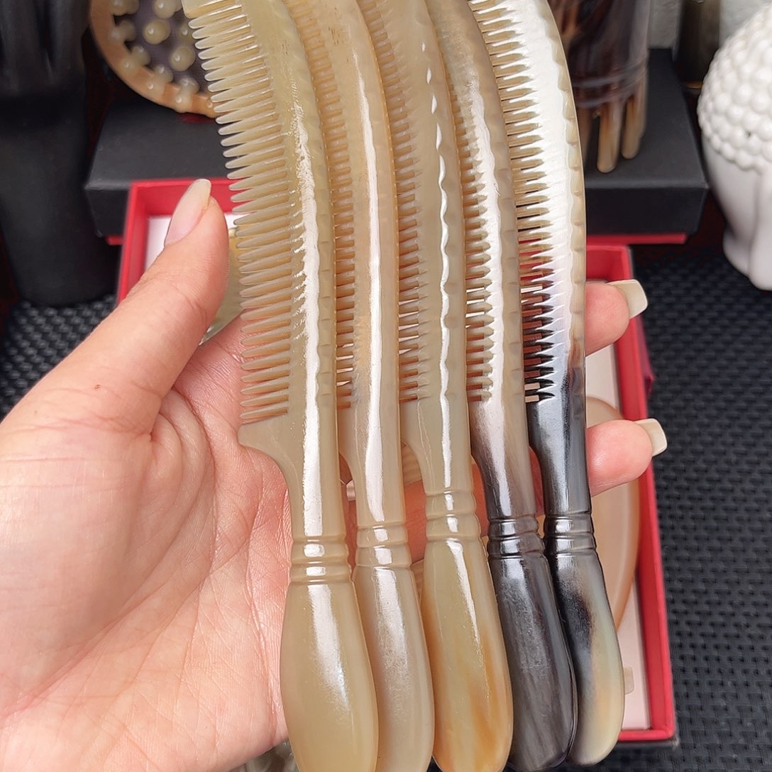 手工制作纯牛角梳子