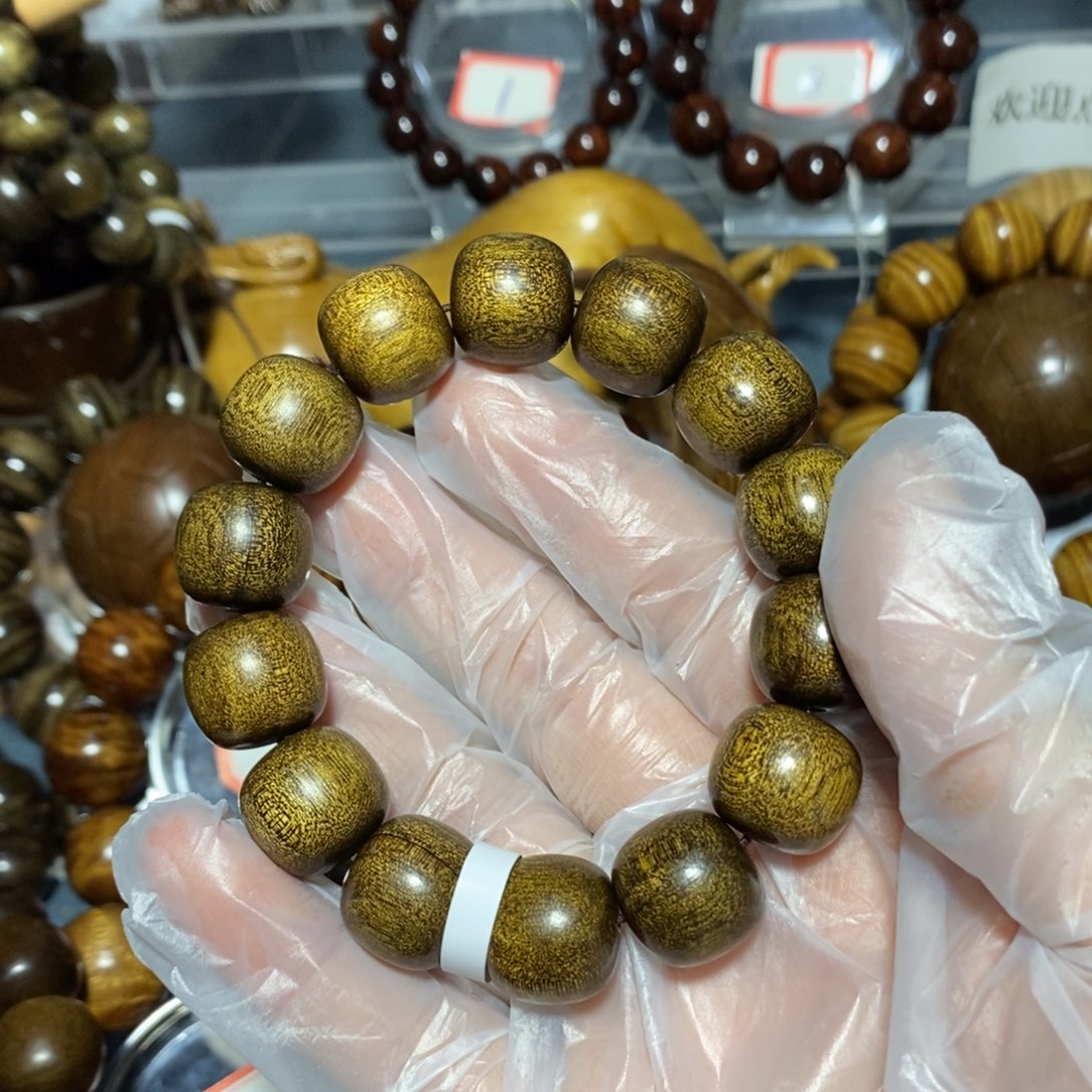 金丝楠木雕工艺品15