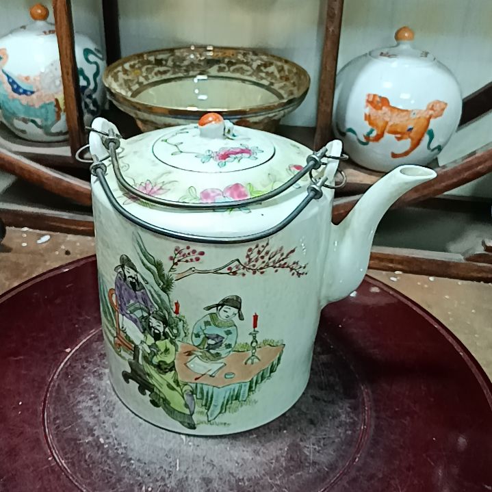摆件请****哥粉彩人物画片提凉壶一个