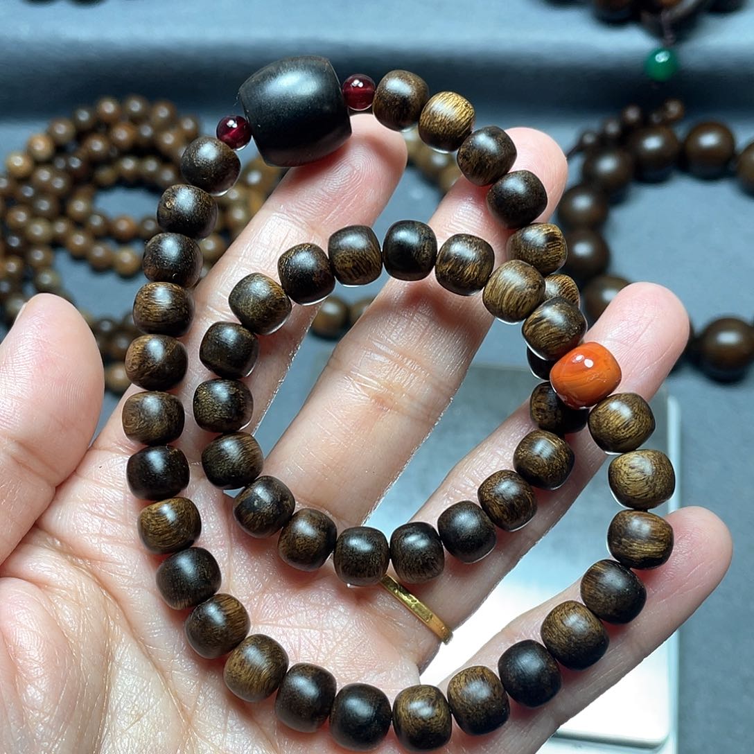 沉香手串白棋瘤疤0.8