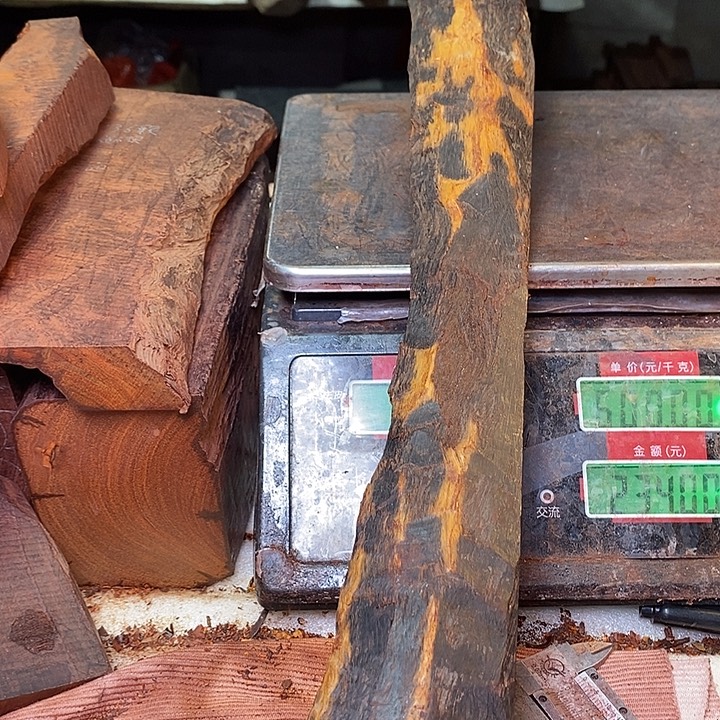 修***道檀香紫檀（小叶紫檀）