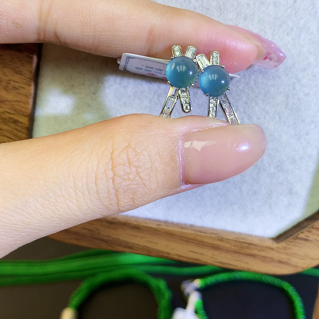 翡翠耳饰银S925镶嵌天然翡翠耳钉