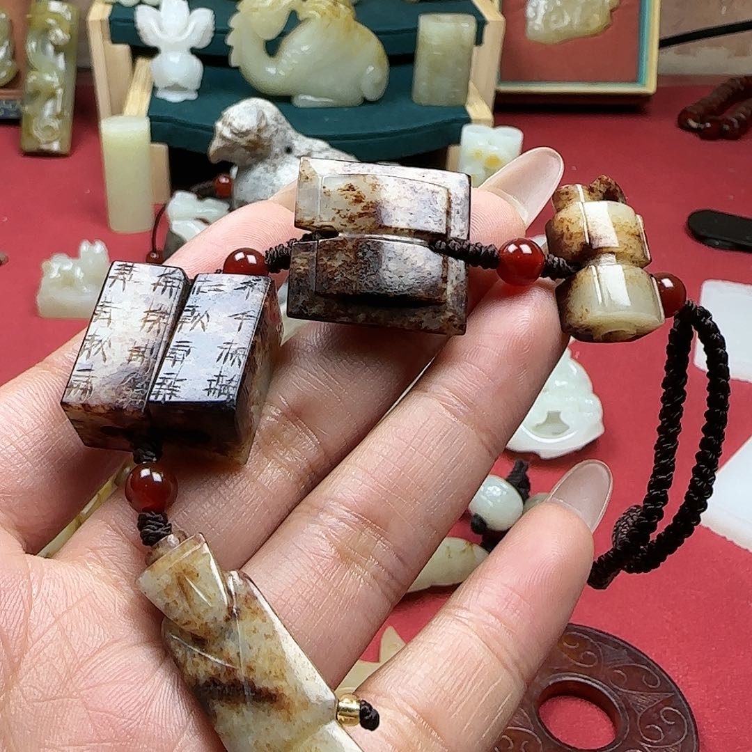 海***空和田玉未镶嵌挂件