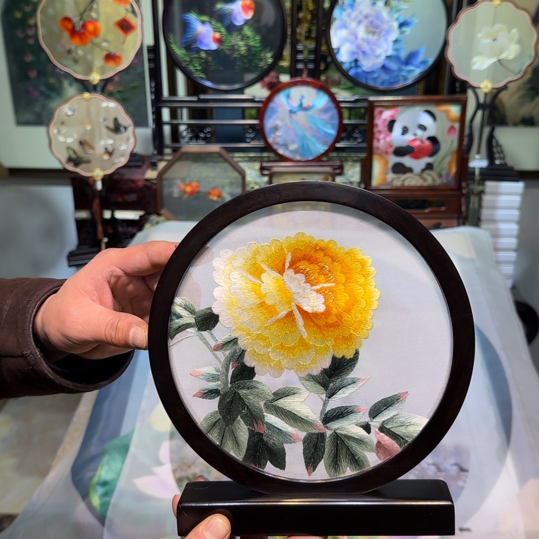 刺绣刺绣工艺精湛