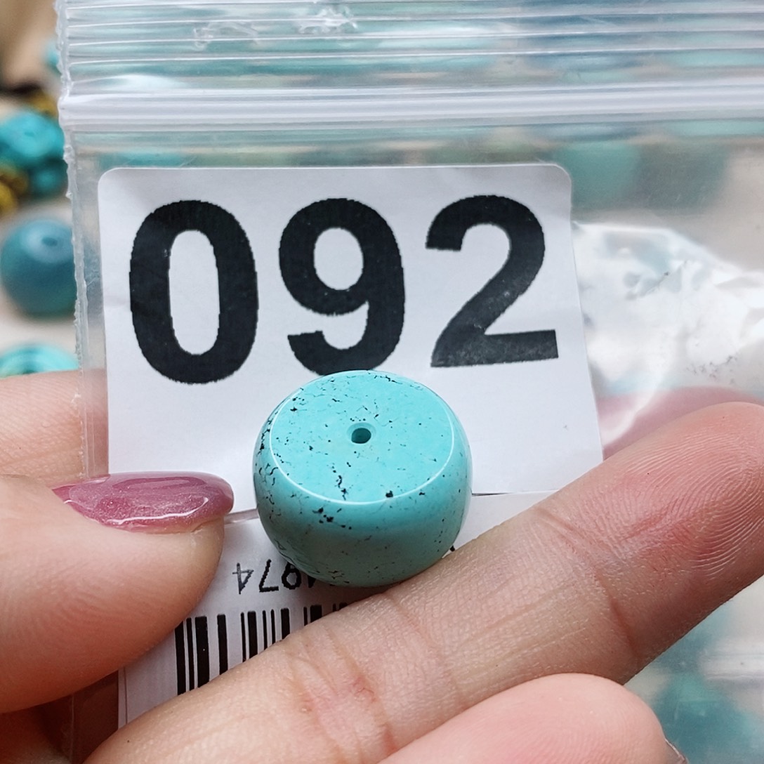 绿松石颈饰未镶嵌