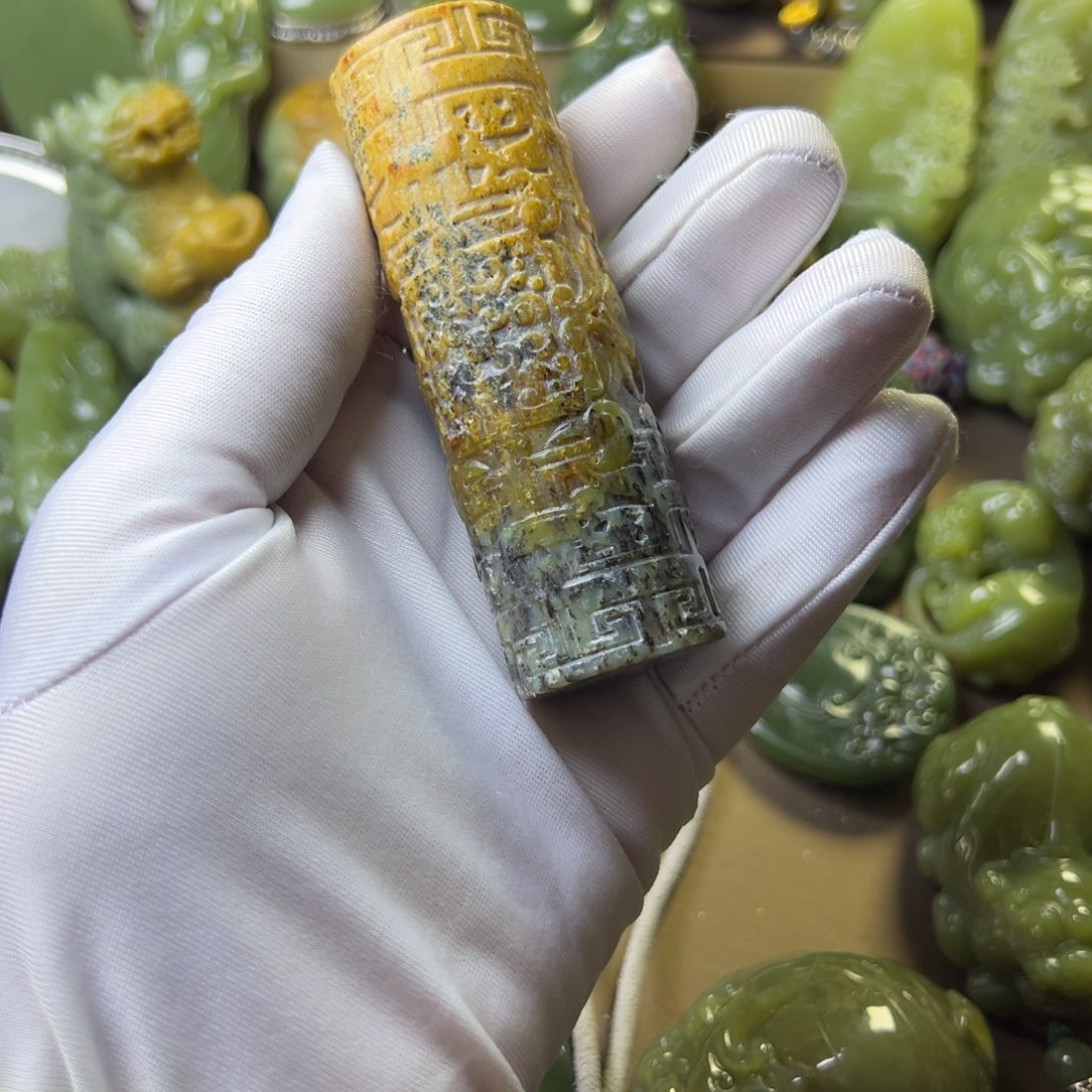 岫岩老玉（透闪石质玉）把件未镶嵌