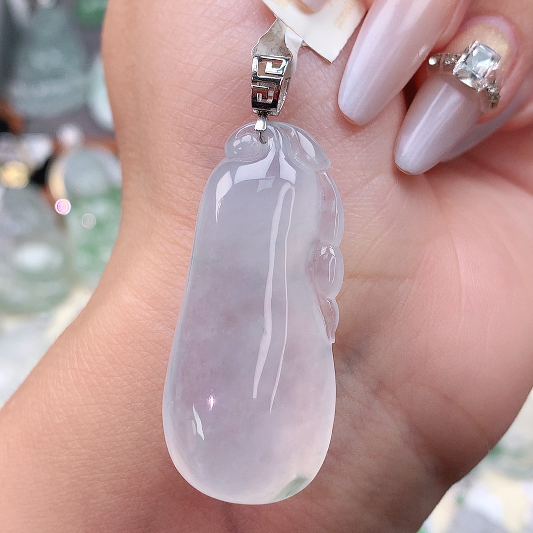 颈饰18K金镶嵌翡翠瓜