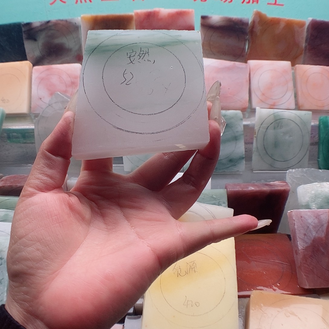 石英质玉手镯未镶嵌手镯定制