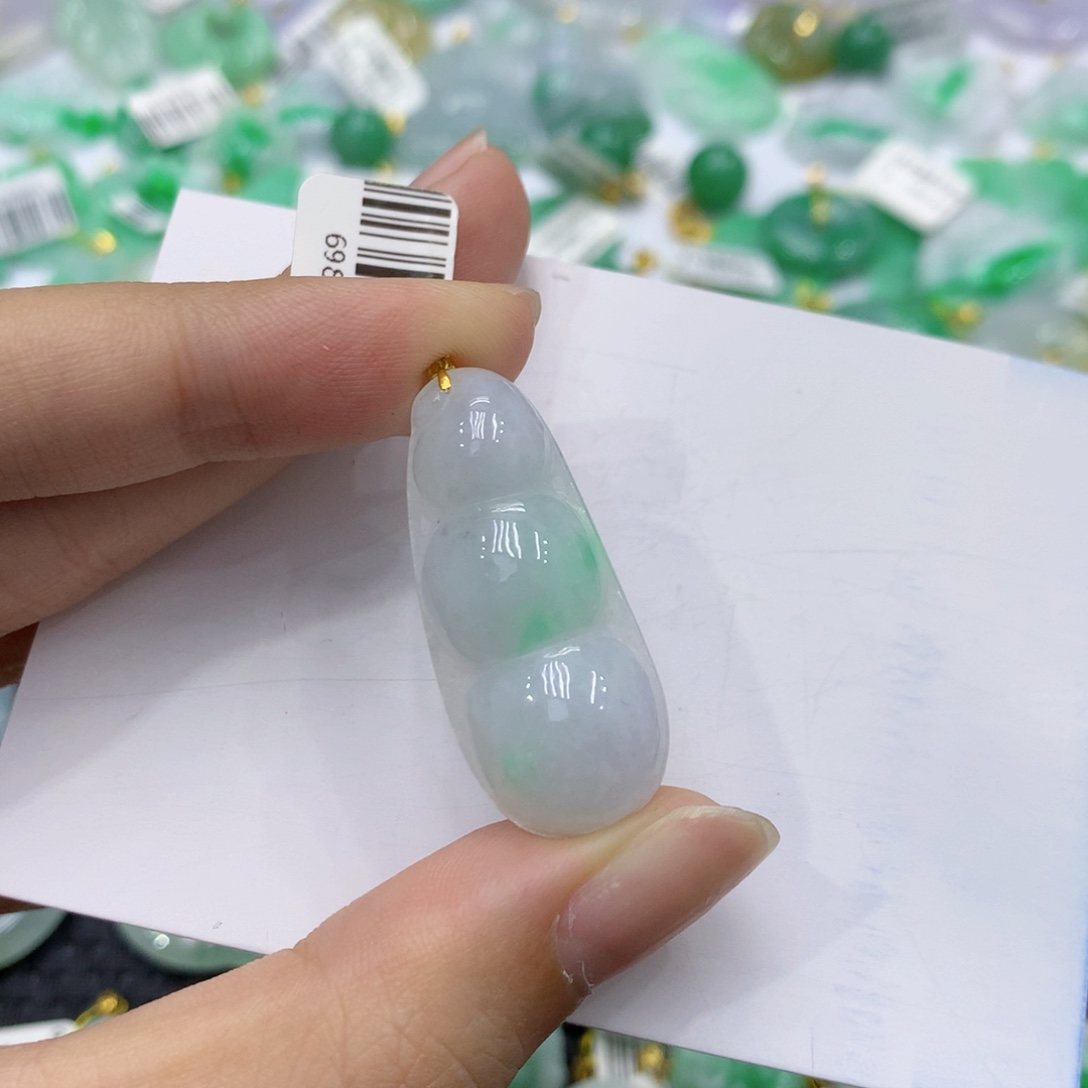 爱***乌颈饰18K金镶嵌翡翠