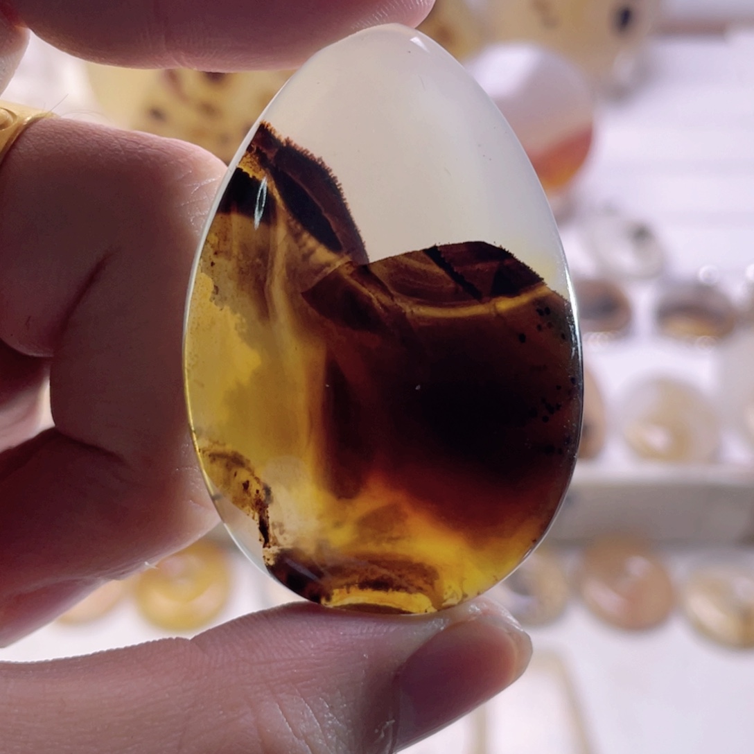 玛瑙/玉髓未镶嵌珠宝奇石