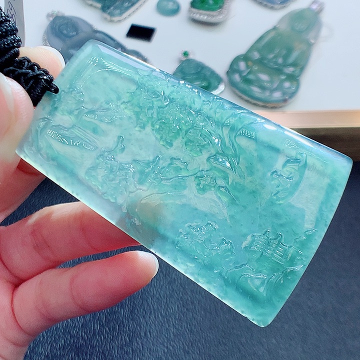 翡翠颈饰未镶嵌翡翠