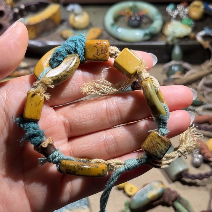 手链未镶嵌岫岩河磨玉（透闪石质玉）高*.