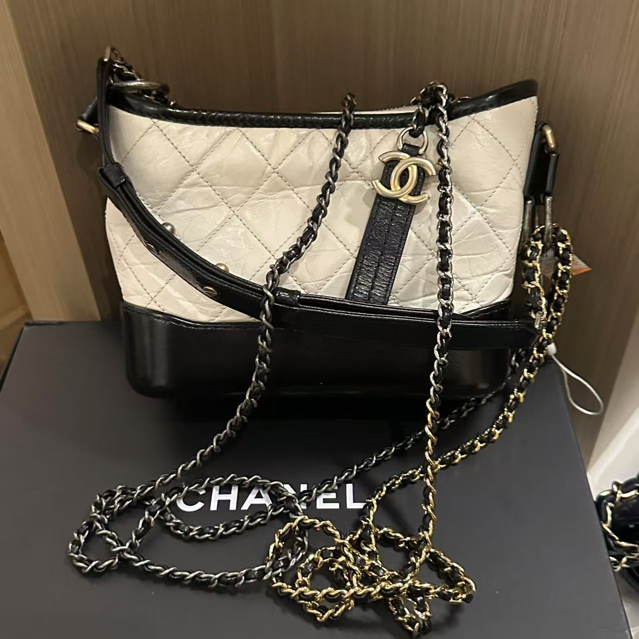 95新 Chanel/香奈儿 多多奢品/香奈儿小号流浪斜挎包/98新包展