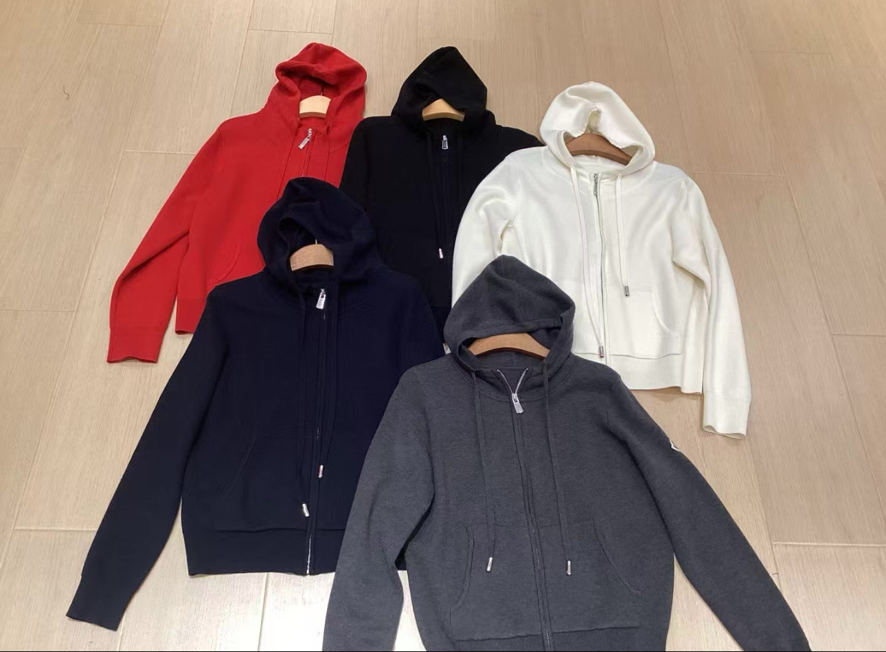 （小雨推荐5102）韩版卫衣拉链长袖秋冬款辣妹风连帽卫衣