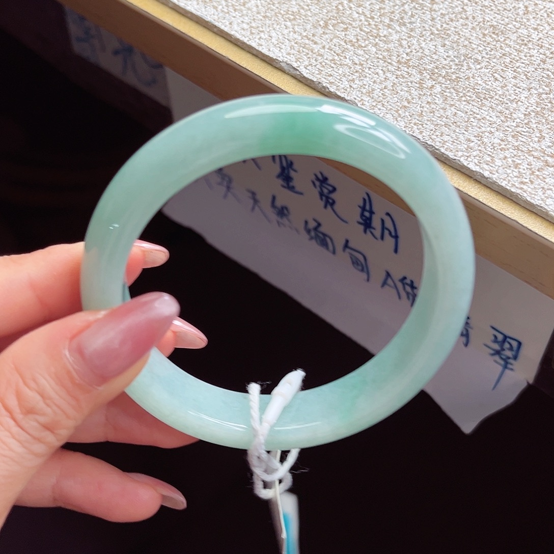 翡翠未镶嵌手镯手镯