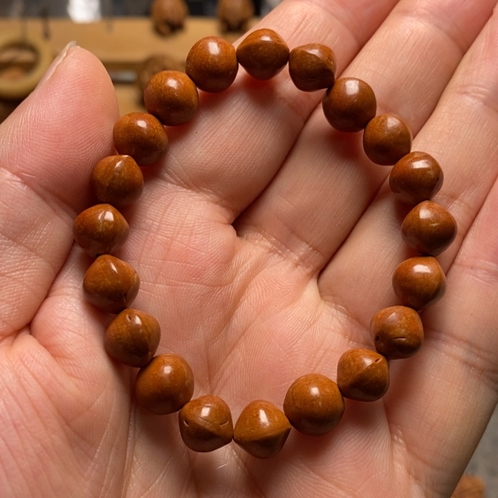 桃核雕刻小素核手串