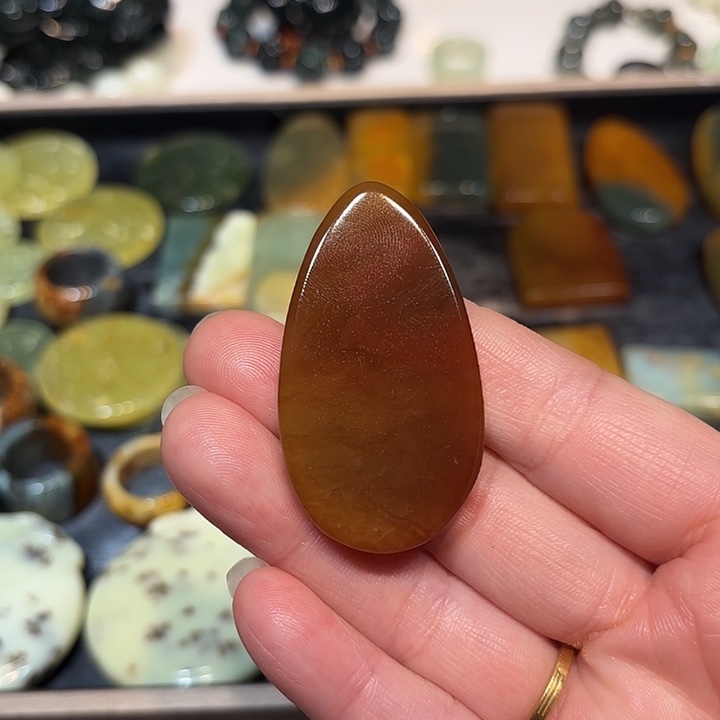 秋***3蛇纹石玉未镶嵌吊坠