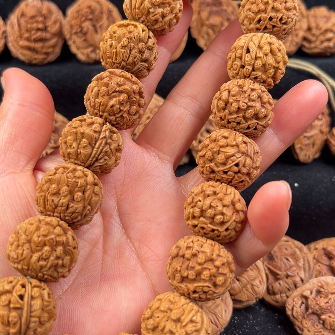 吊坠桃核桃核雕刻