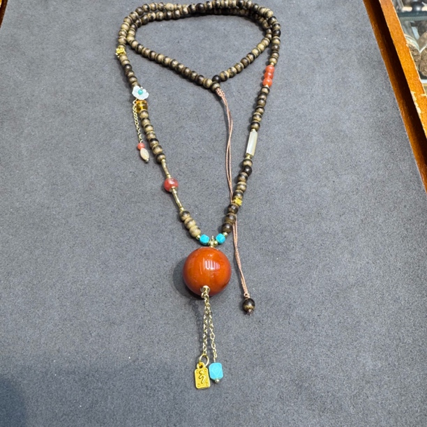 A476-檀木红玛瑙配饰木带宝项链一条20mm