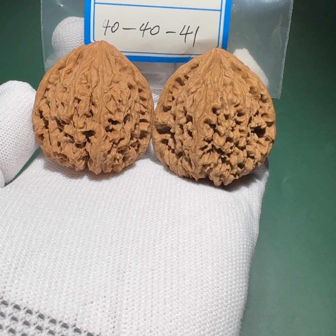 文玩核桃吊坠14号中装三角姜黄皮