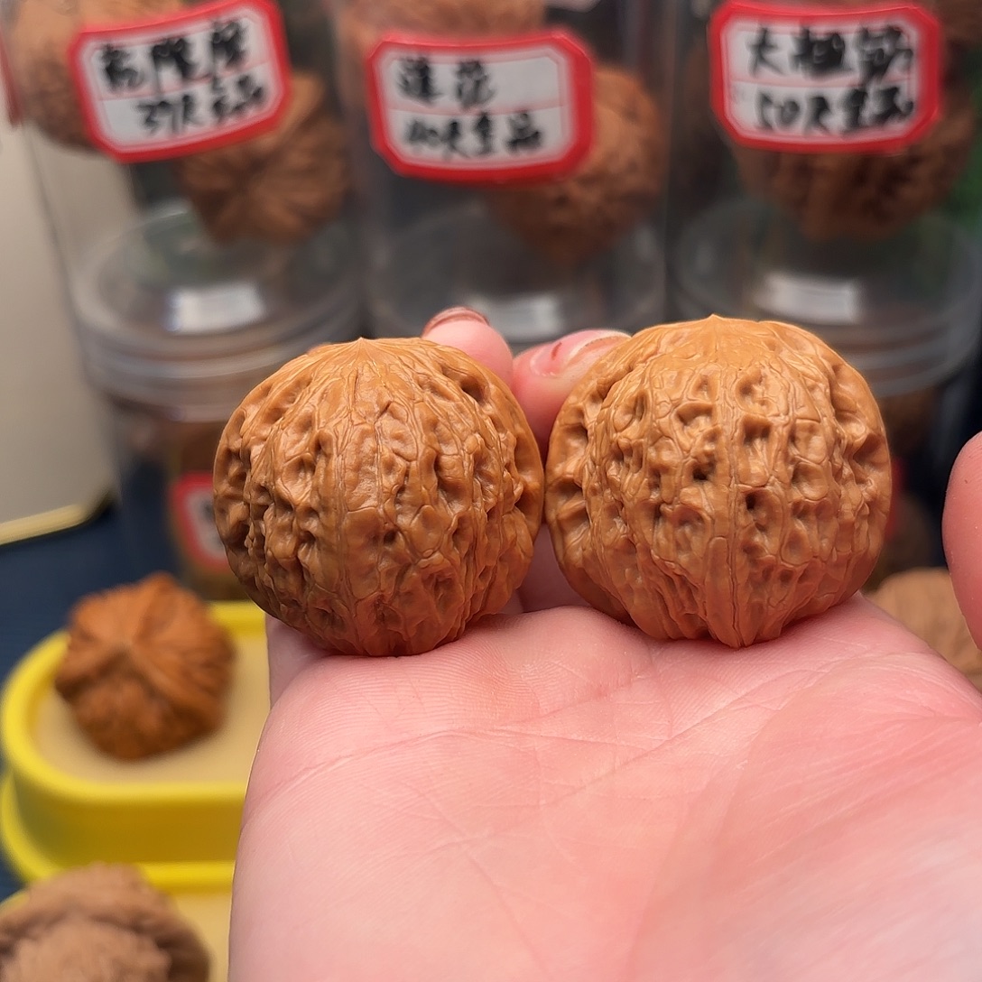 冬***光文玩核桃吊坠铁锤