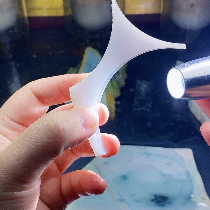 翡翠未镶嵌颈饰毛料52