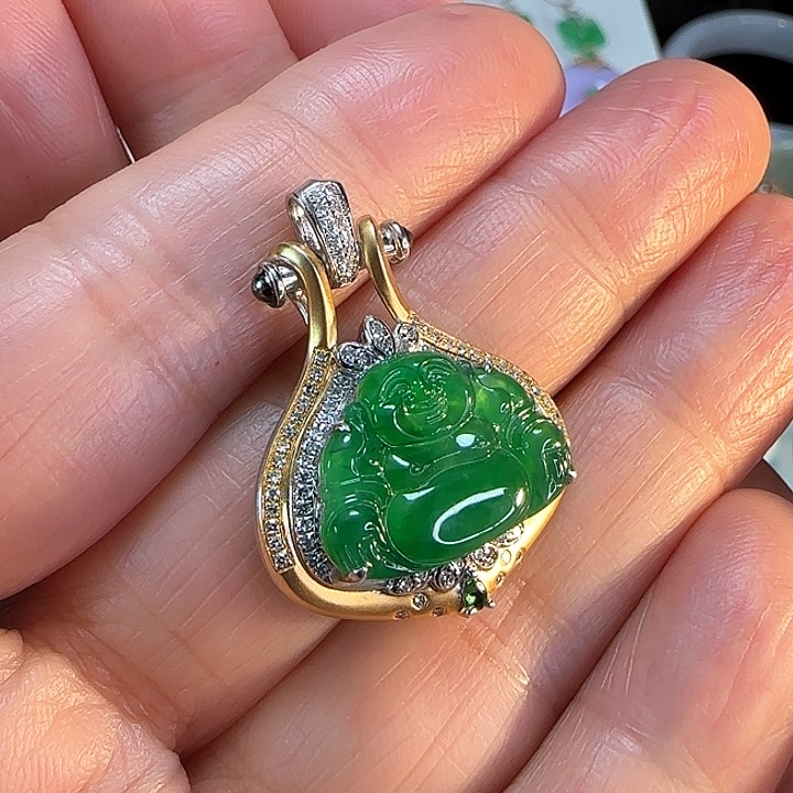 翡翠颈饰18K金镶嵌佛公
