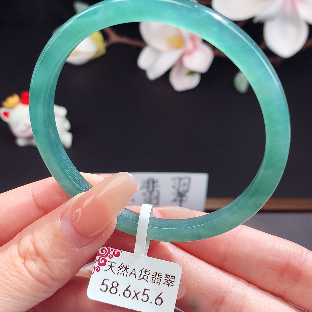 翡翠手镯（圆镯）未镶嵌