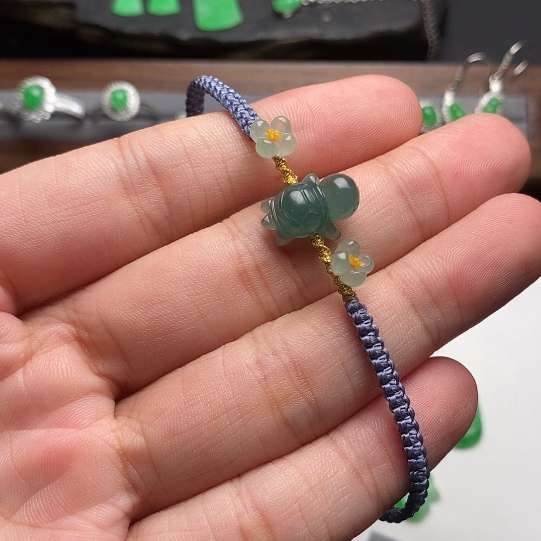 翡翠未镶嵌颈饰手绳